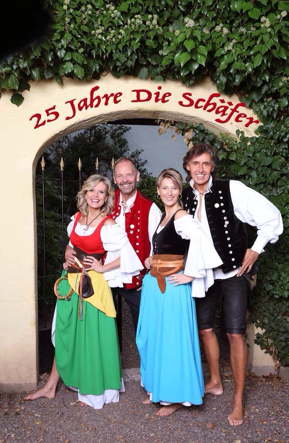 Sänger - Schlagersänger für Tanzveranstaltungen & Konzerte - Michael Kastel mit zwei Frauen und einem Mann