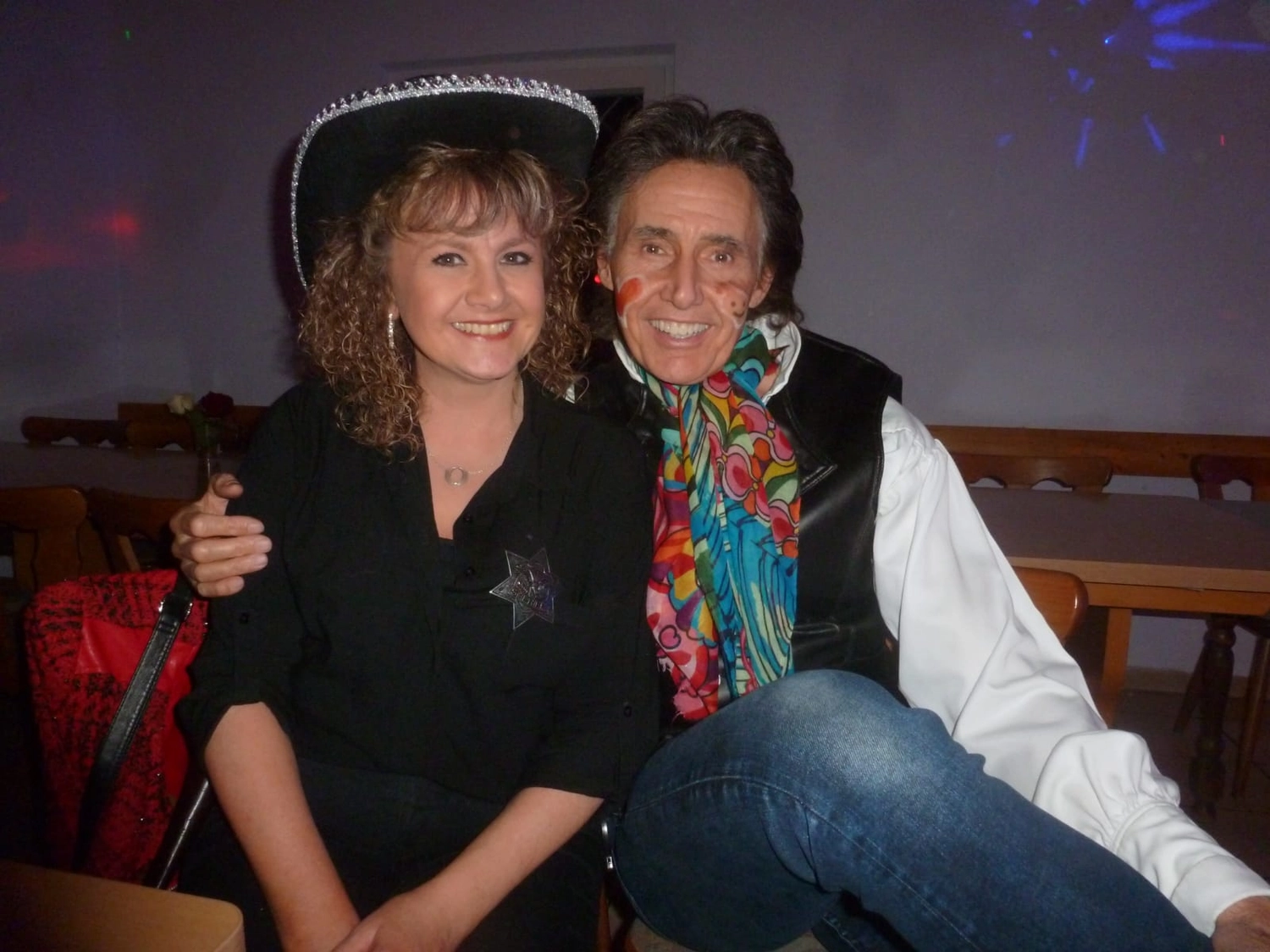 Sänger - Schlagersänger für Tanzveranstaltungen & Konzerte - Michael Kastel mit einem Mädchen