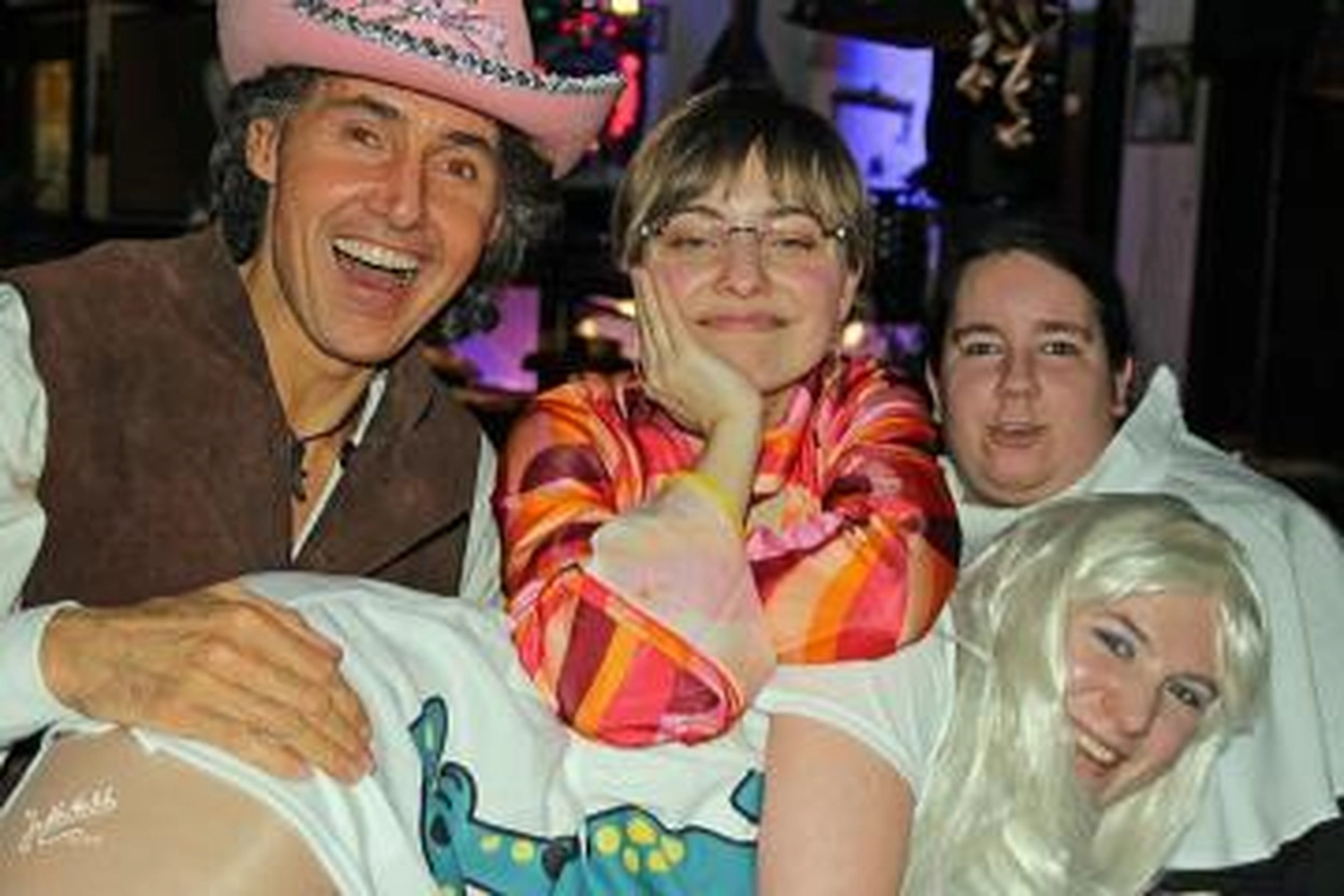 Sänger - Schlagersänger für Tanzveranstaltungen & Konzerte - Michael Kastel mit drei Mädchen